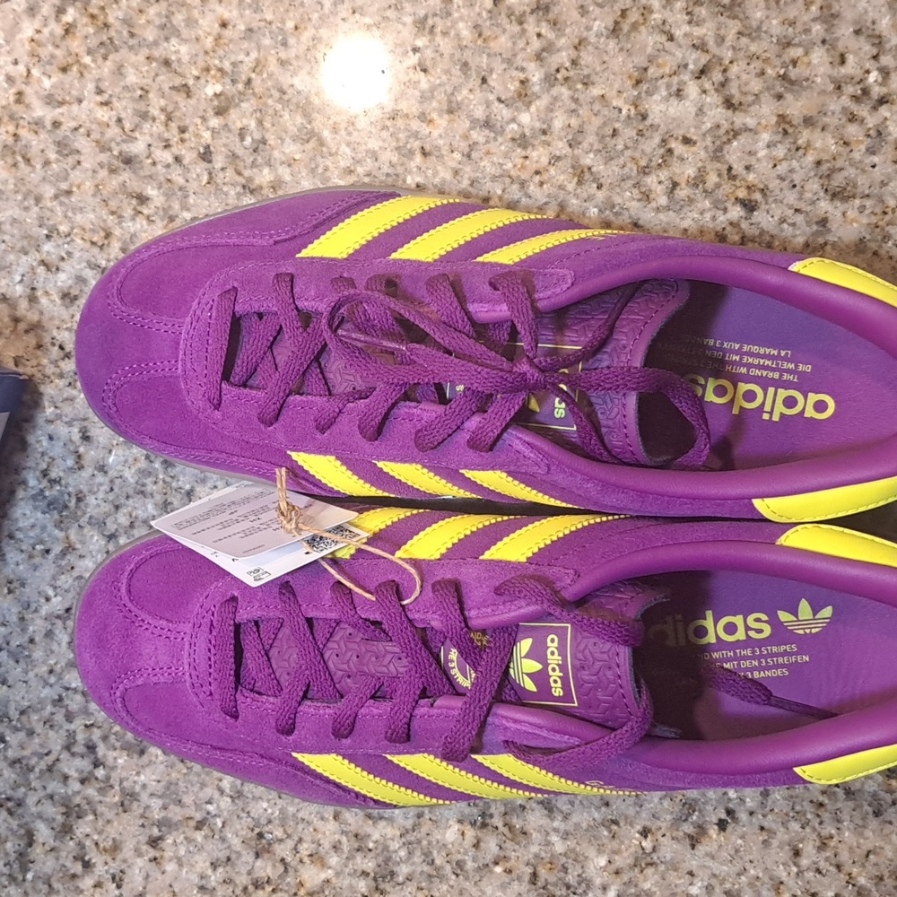 New Adidas Purple Suede Gazelle Sneakers with Yellow Stripes Size 8.5 - Picture 6 of 8